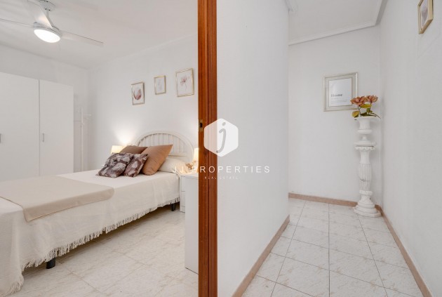 Segunda mano - Apartamento / piso -
Torrevieja - Estacion de autobuses