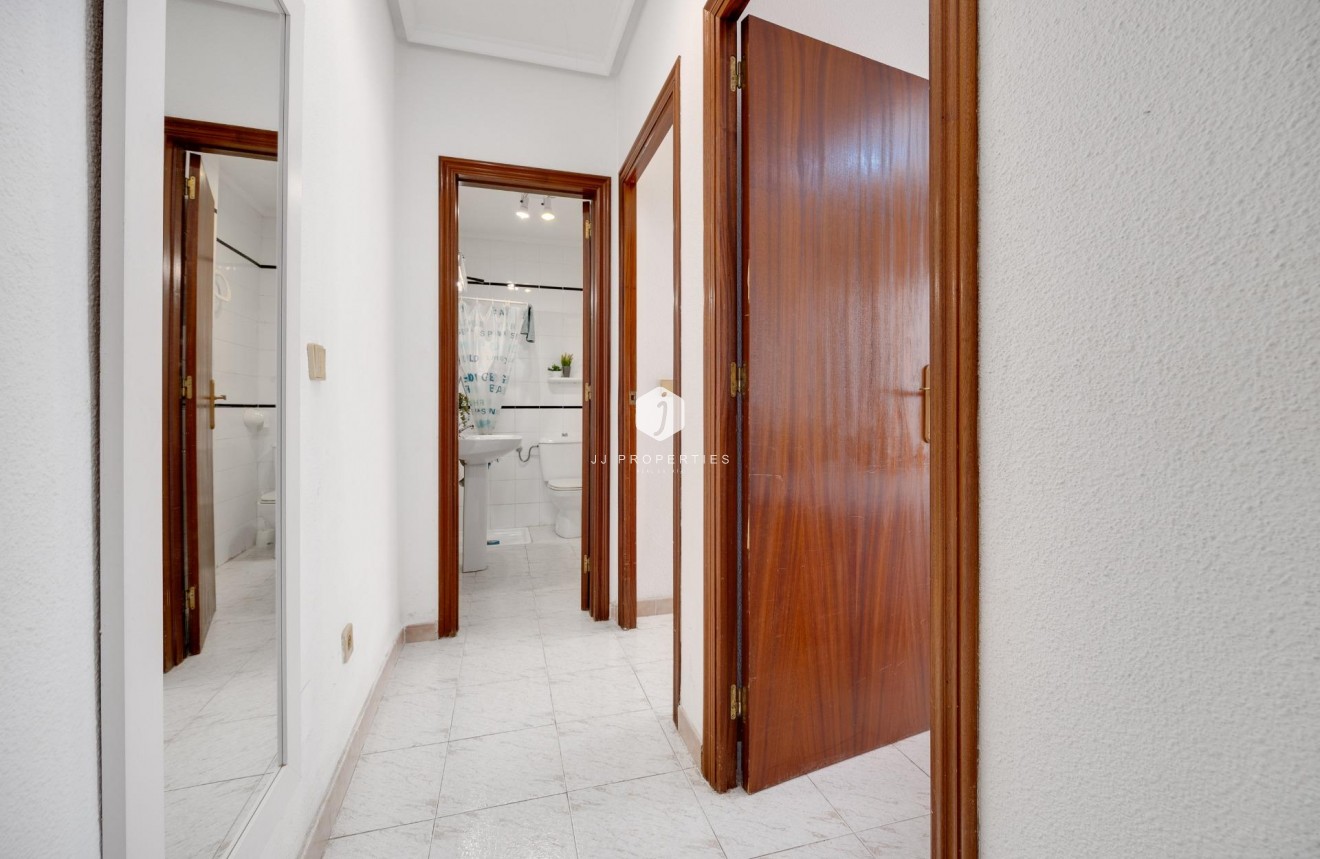 Segunda mano - Apartamento / piso -
Torrevieja - Estacion de autobuses