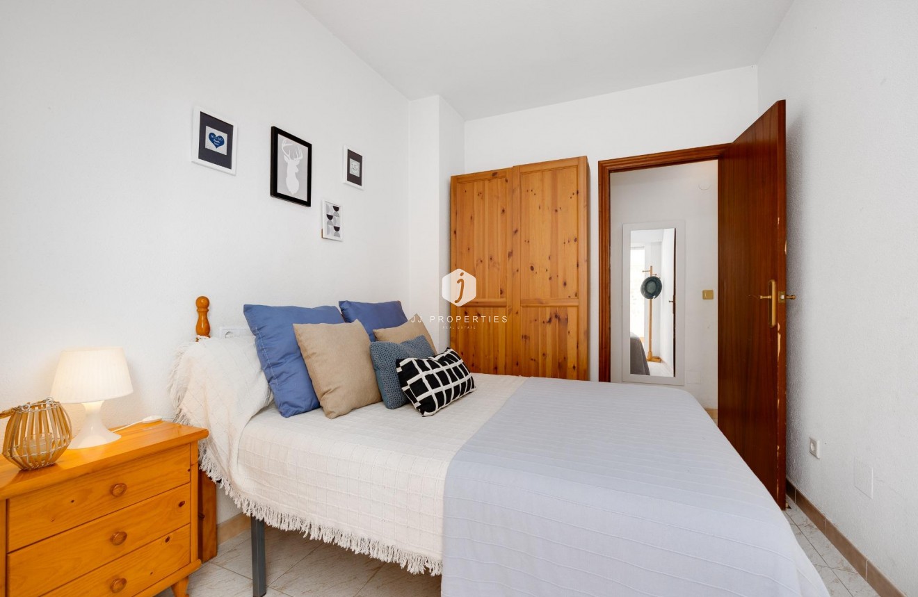 Segunda mano - Apartamento / piso -
Torrevieja - Estacion de autobuses