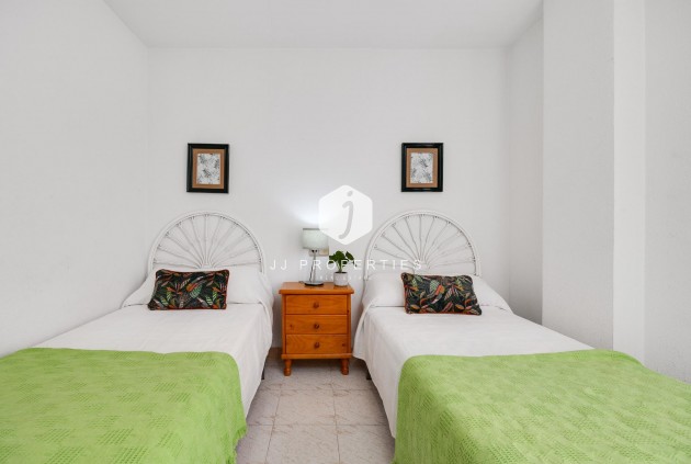 Segunda mano - Apartamento / piso -
Torrevieja - Estacion de autobuses