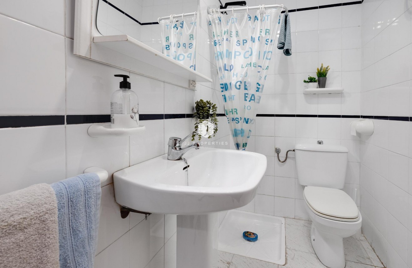 Segunda mano - Apartamento / piso -
Torrevieja - Estacion de autobuses