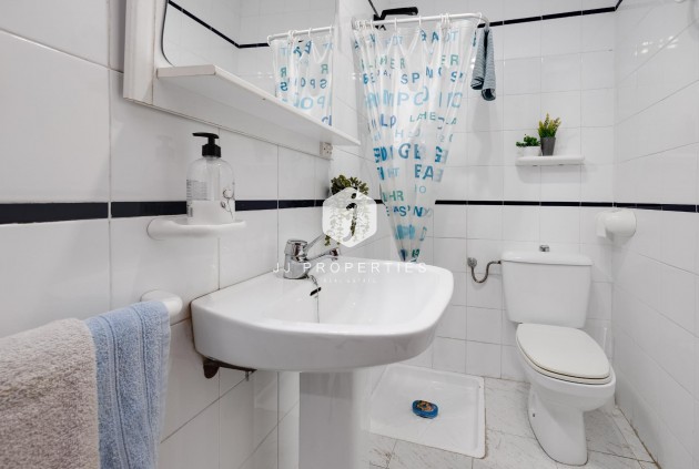 Segunda mano - Apartamento / piso -
Torrevieja - Estacion de autobuses