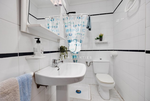 Segunda mano - Apartamento / piso -
Torrevieja - Estacion de autobuses