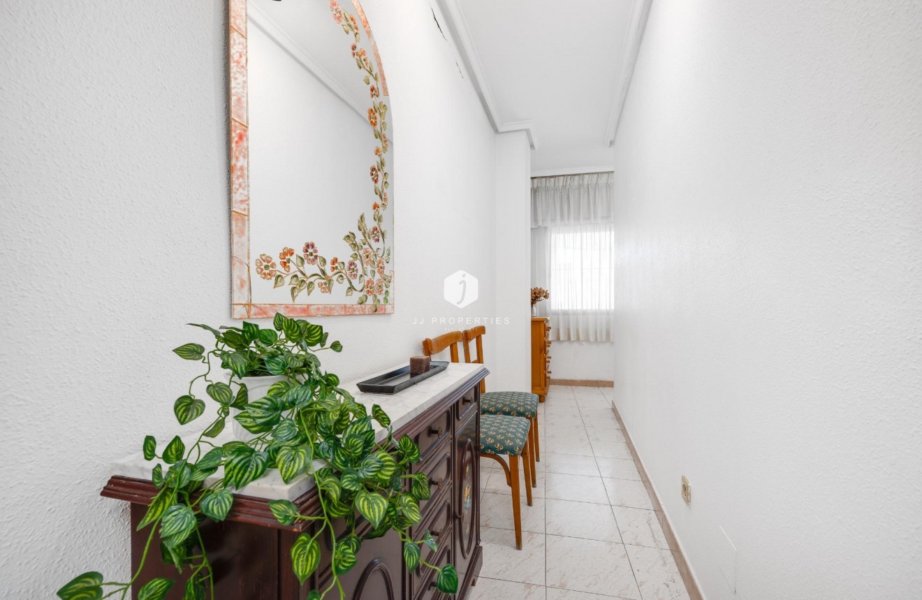 Segunda mano - Apartamento / piso -
Torrevieja - Estacion de autobuses