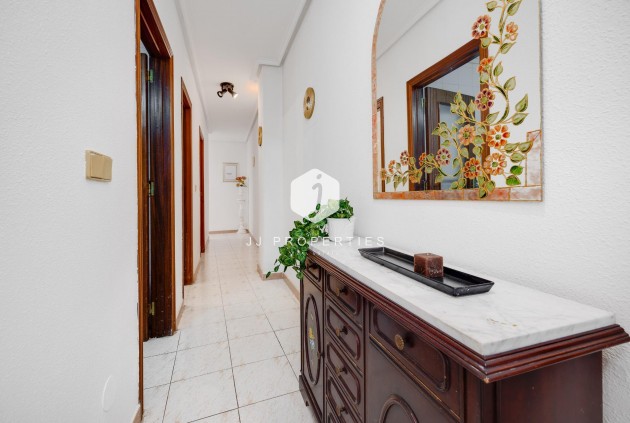 Segunda mano - Apartamento / piso -
Torrevieja - Estacion de autobuses