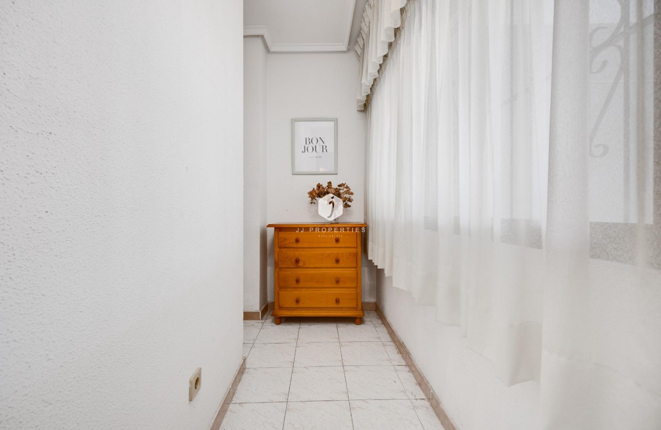 Segunda mano - Apartamento / piso -
Torrevieja - Estacion de autobuses