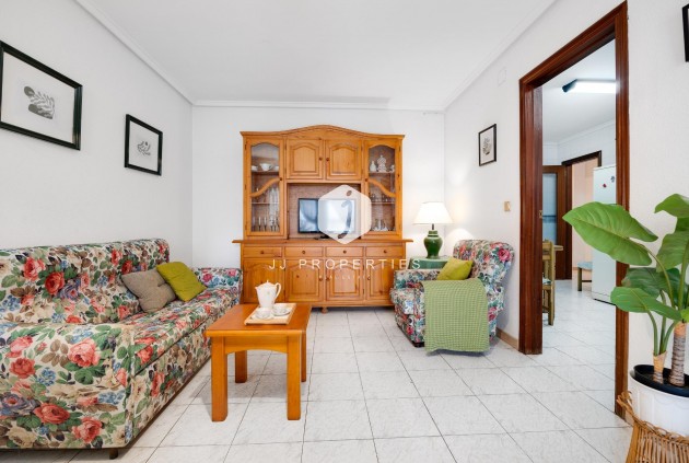 Segunda mano - Apartamento / piso -
Torrevieja - Estacion de autobuses