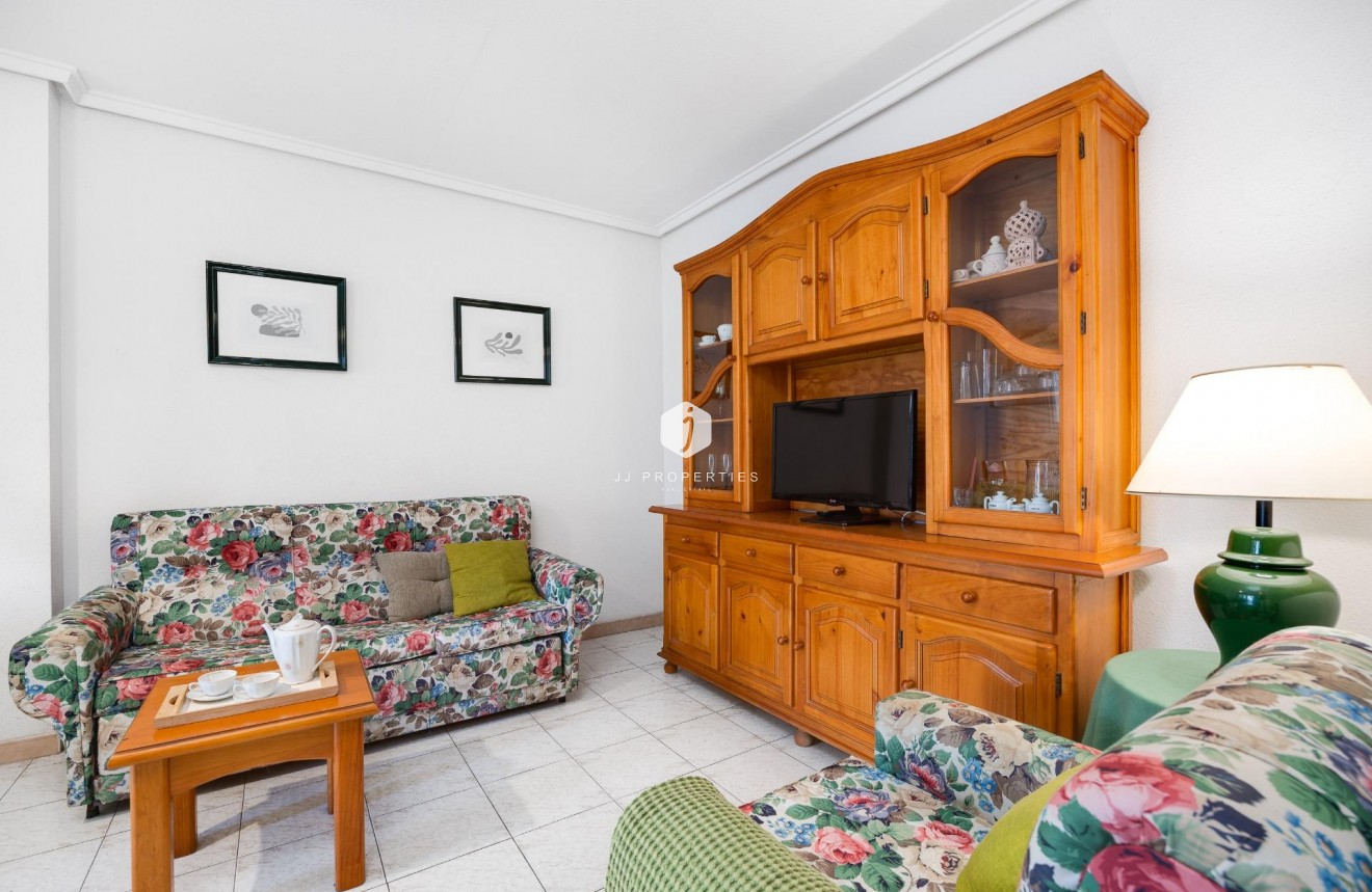 Segunda mano - Apartamento / piso -
Torrevieja - Estacion de autobuses