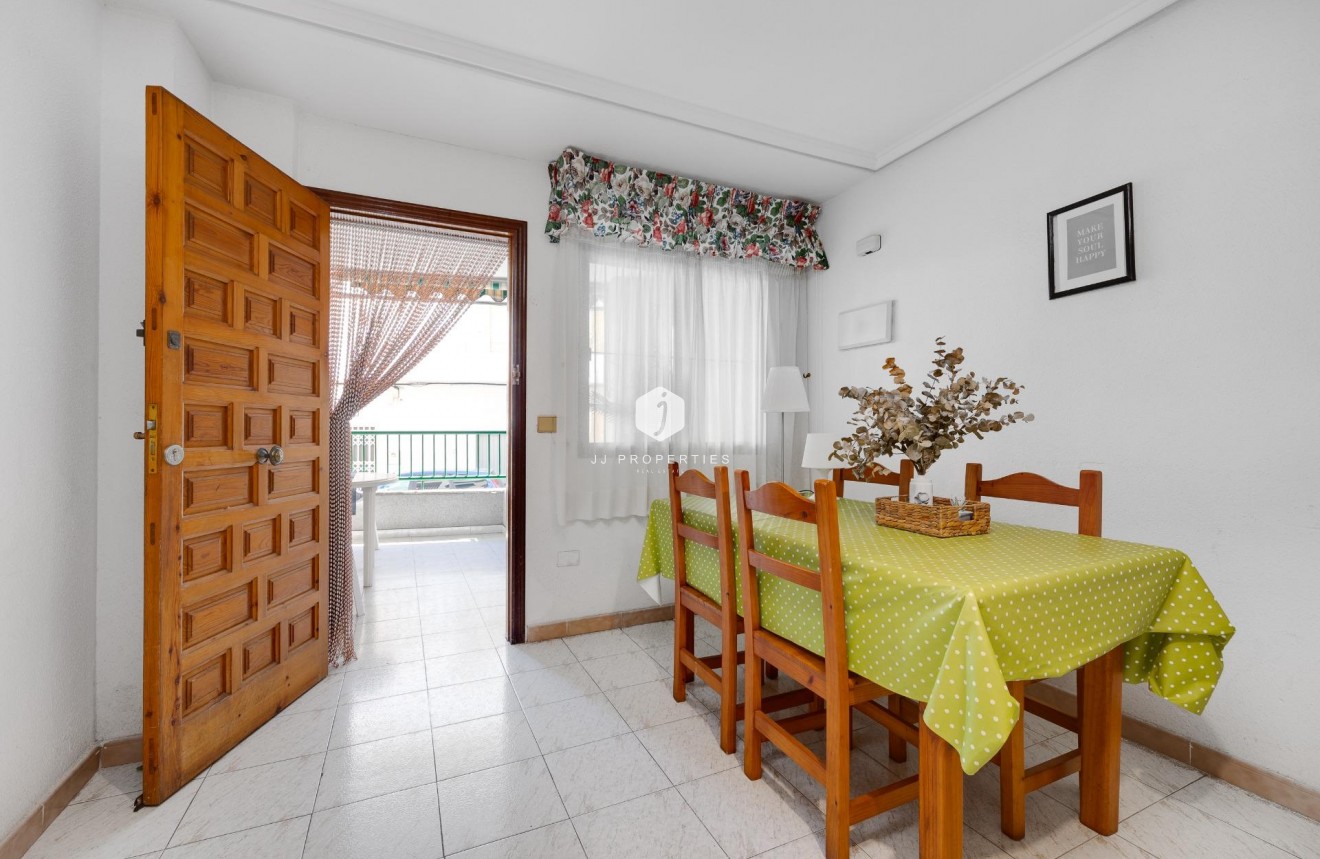 Segunda mano - Apartamento / piso -
Torrevieja - Estacion de autobuses