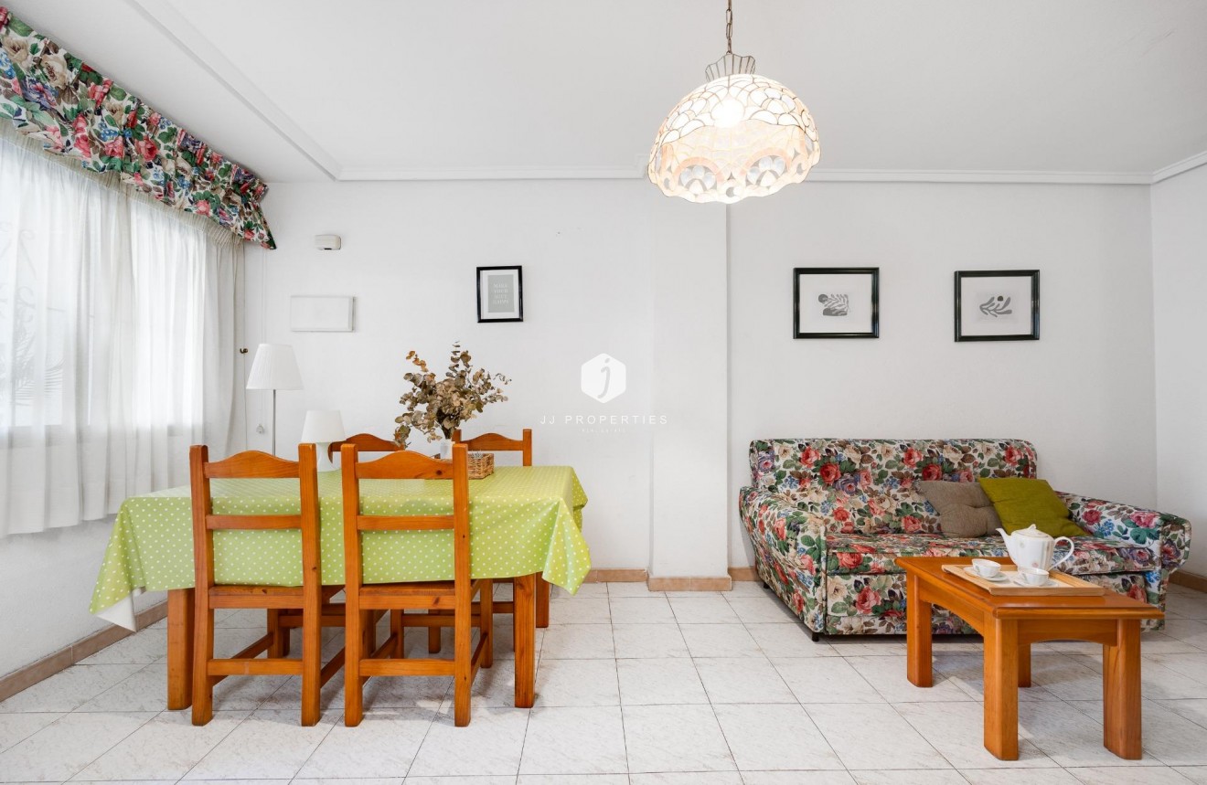 Segunda mano - Apartamento / piso -
Torrevieja - Estacion de autobuses