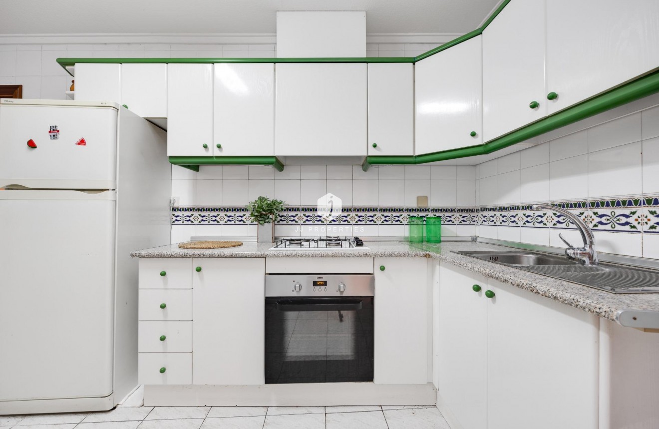 Segunda mano - Apartamento / piso -
Torrevieja - Estacion de autobuses