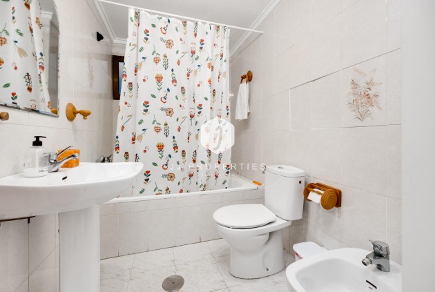 Segunda mano - Apartamento / piso -
Torrevieja - Estacion de autobuses