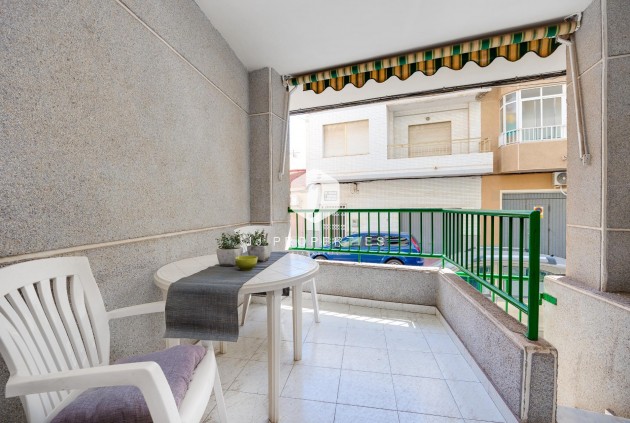 Segunda mano - Apartamento / piso -
Torrevieja - Estacion de autobuses