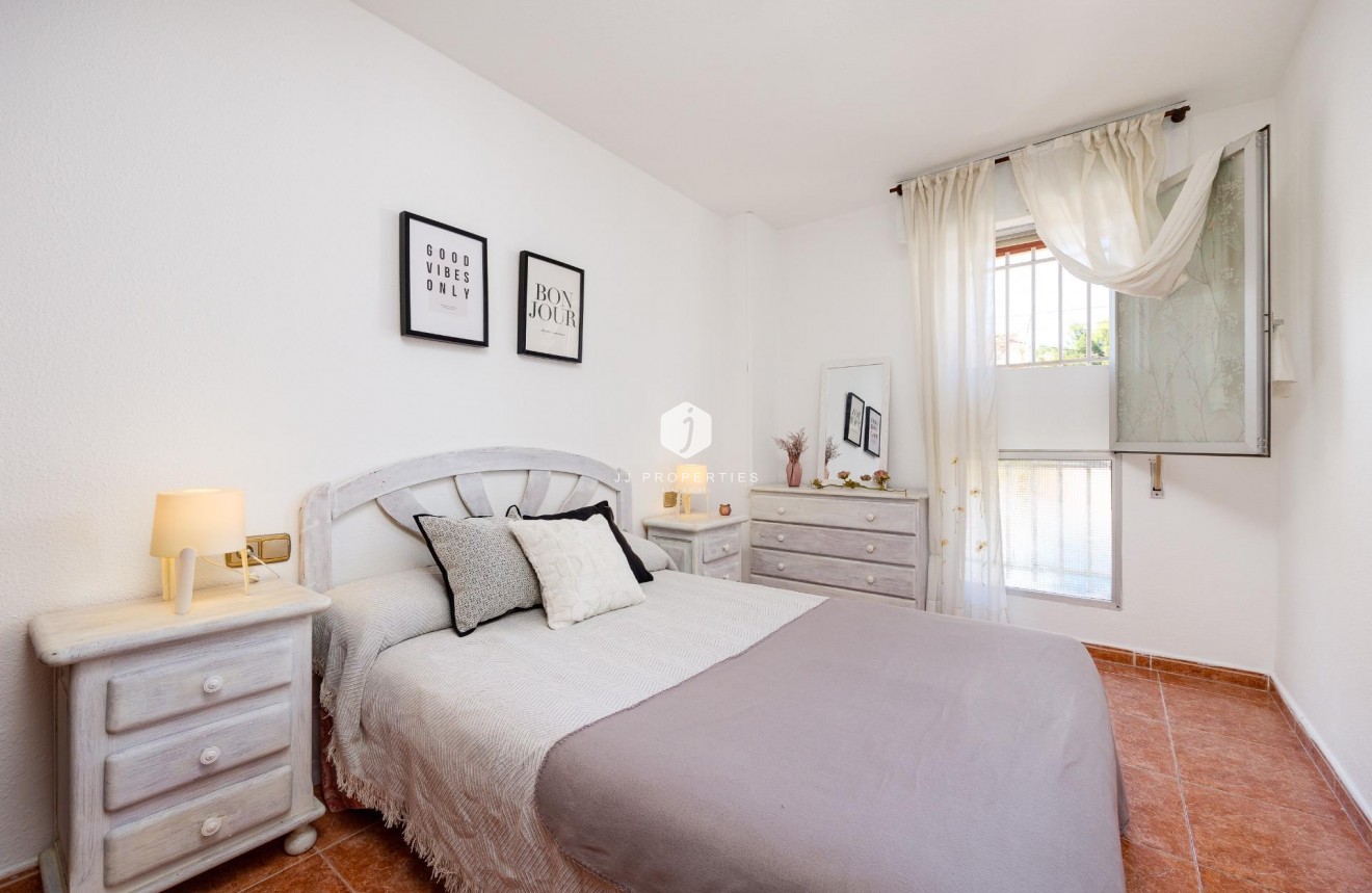 Segunda mano - Apartamento / piso -
Torrevieja - Playa de los Naufragos