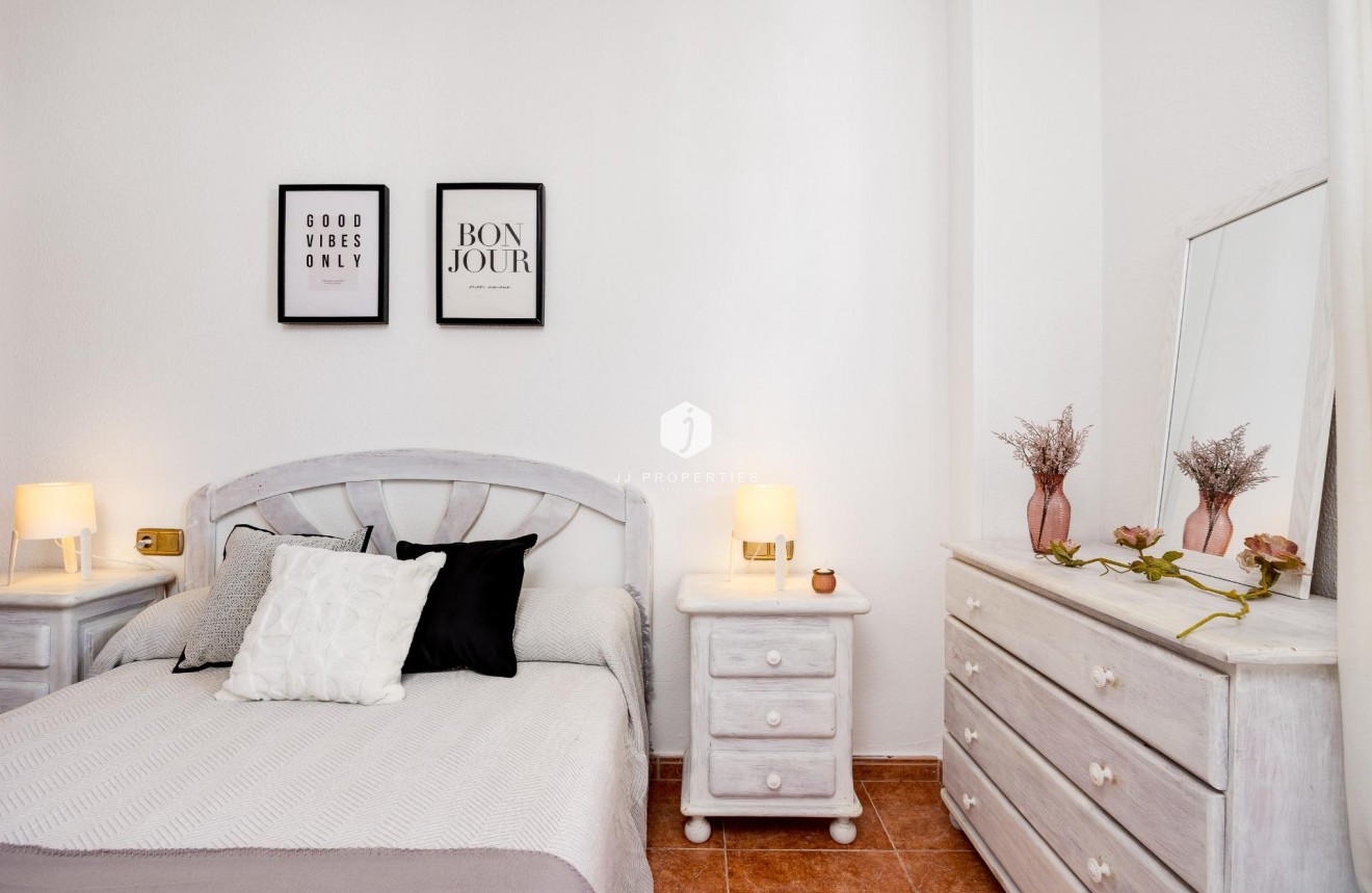 Segunda mano - Apartamento / piso -
Torrevieja - Playa de los Naufragos