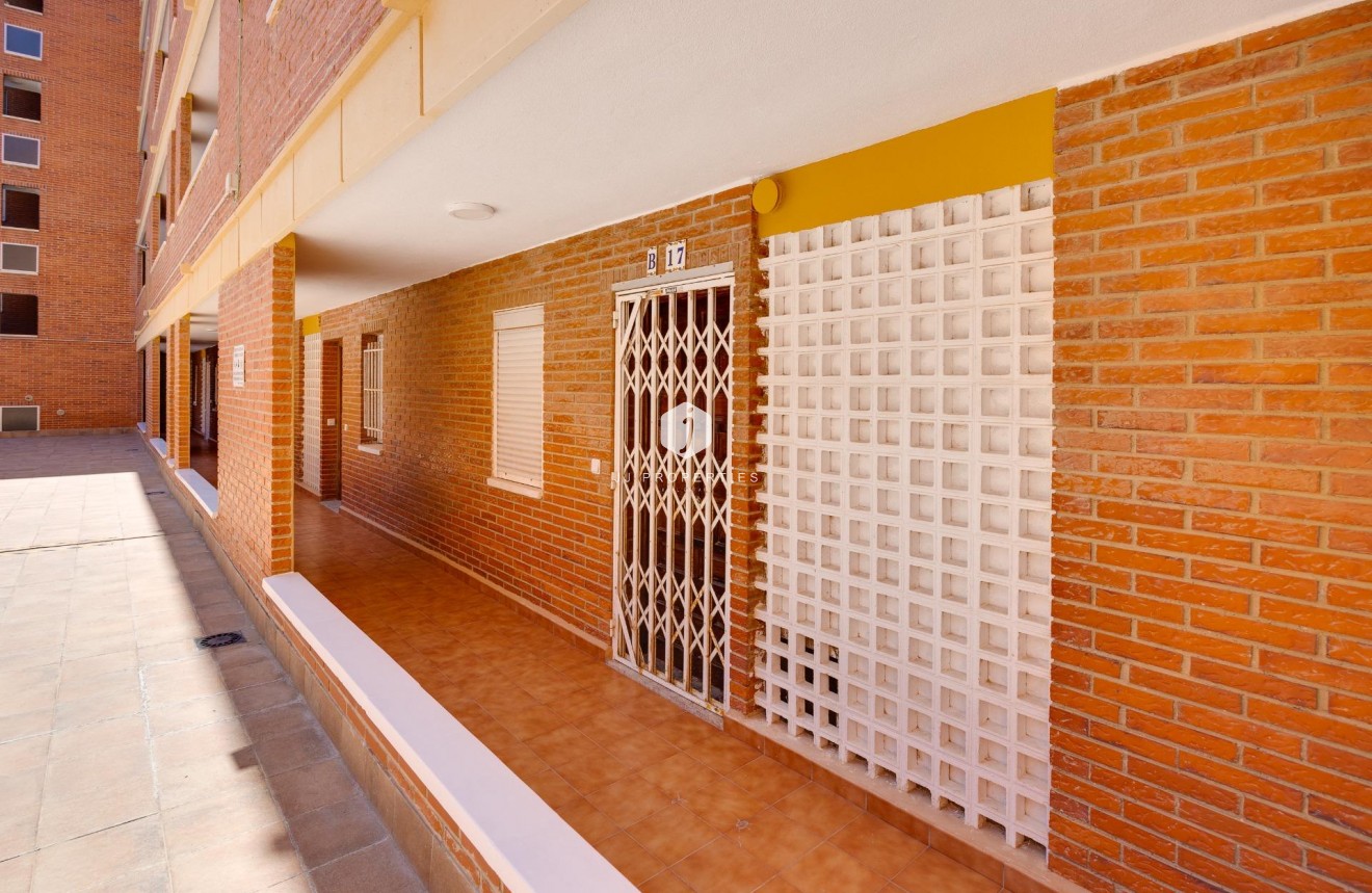 Segunda mano - Apartamento / piso -
Torrevieja - Playa de los Naufragos