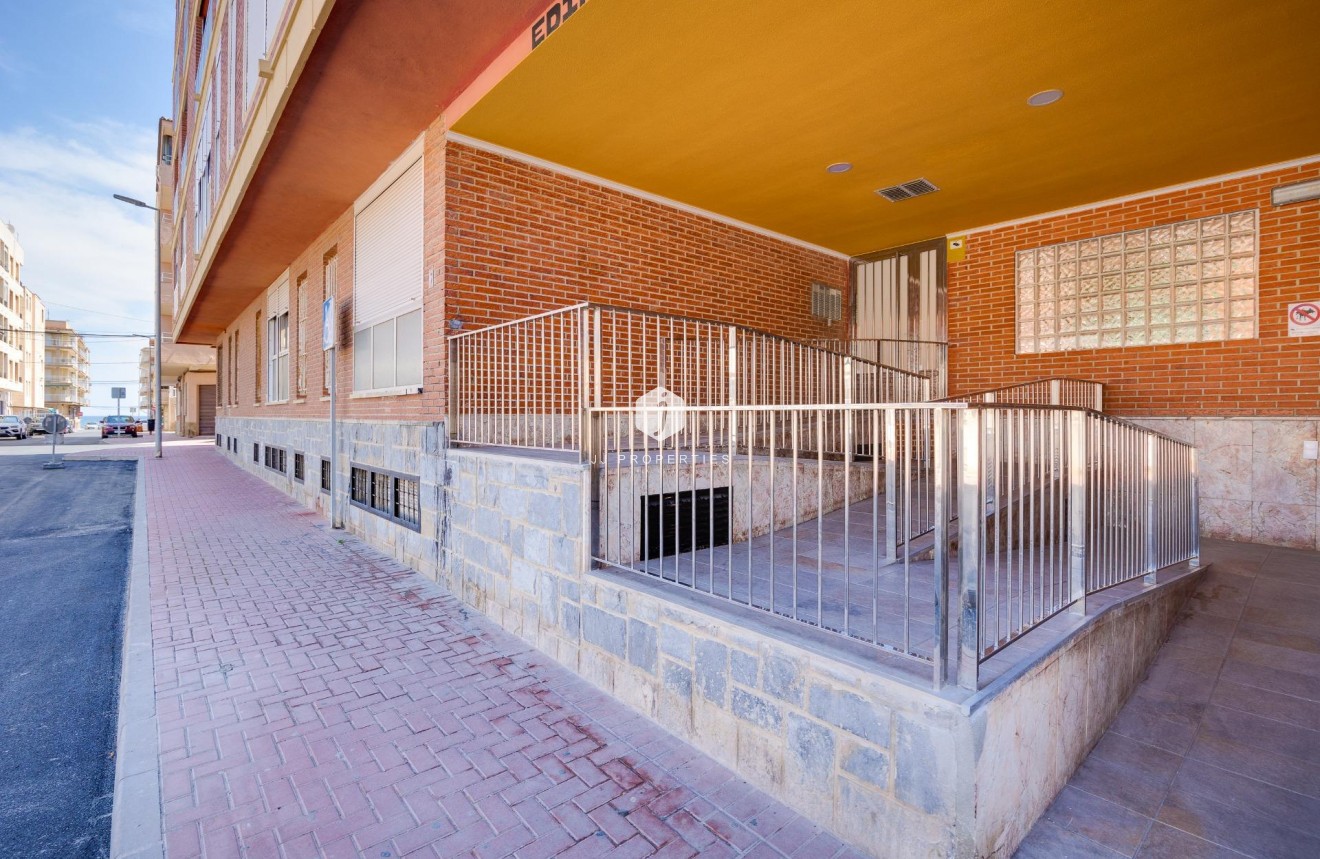 Segunda mano - Apartamento / piso -
Torrevieja - Playa de los Naufragos