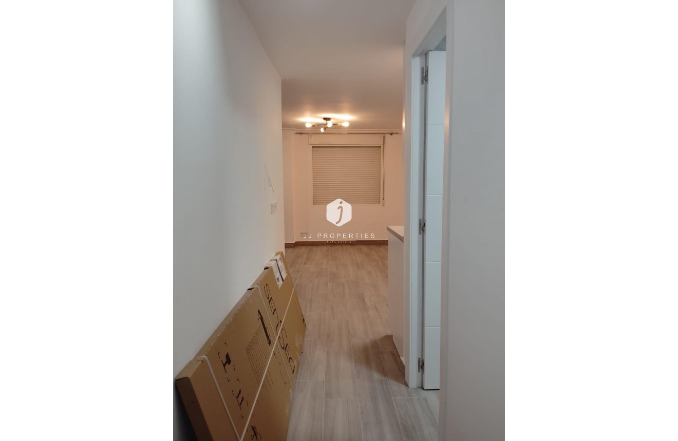 Segunda mano - Apartamento / piso -
Torrevieja - Centro