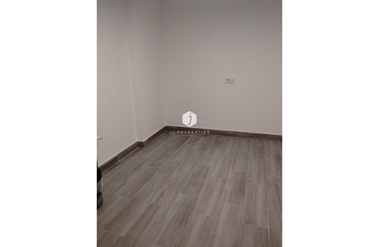Segunda mano - Apartamento / piso -
Torrevieja - Centro