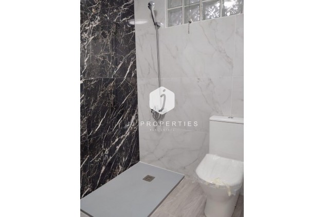 Segunda mano - Apartamento / piso -
Torrevieja - Centro