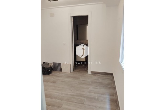 Segunda mano - Apartamento / piso -
Torrevieja - Centro