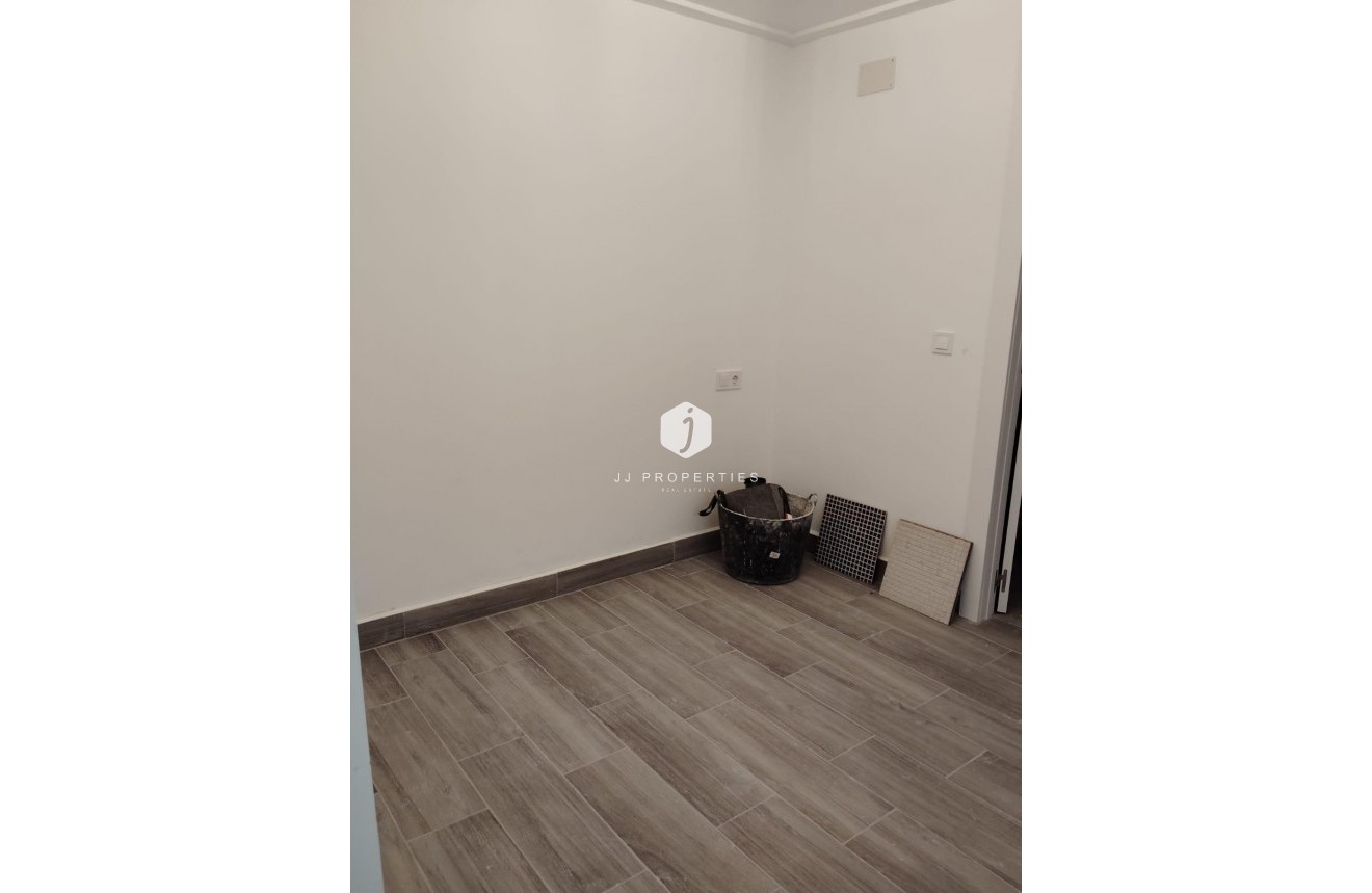 Segunda mano - Apartamento / piso -
Torrevieja - Centro