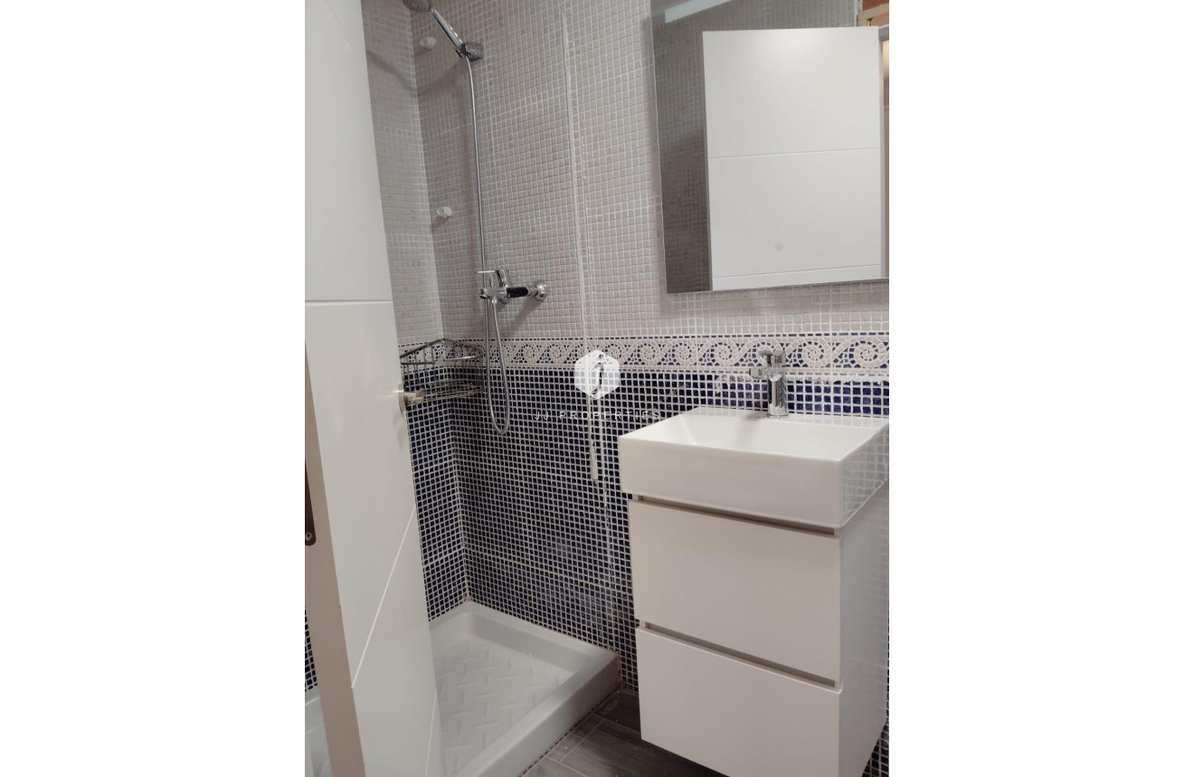 Segunda mano - Apartamento / piso -
Torrevieja - Centro