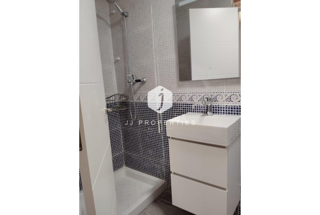 Segunda mano - Apartamento / piso -
Torrevieja - Centro