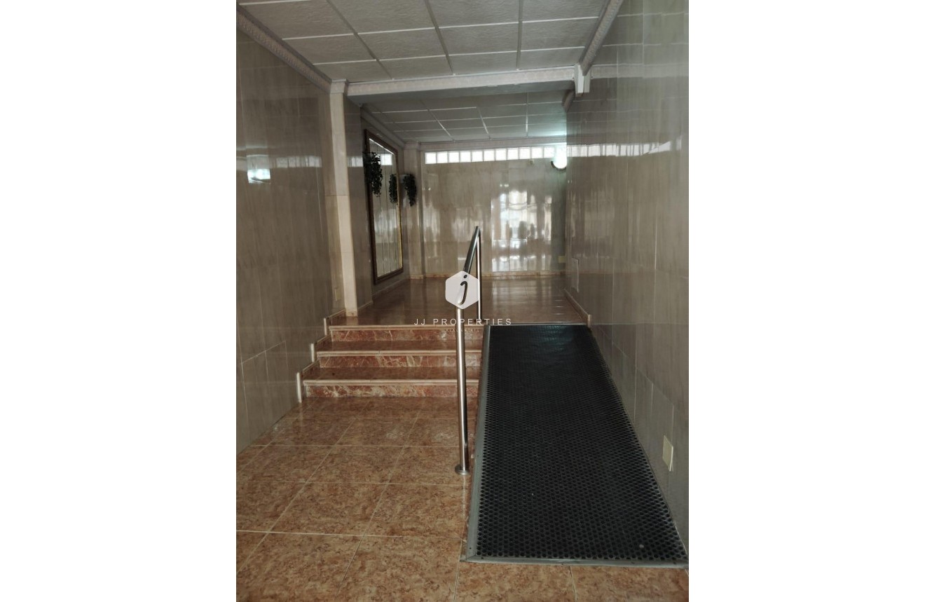 Segunda mano - Apartamento / piso -
Torrevieja - Centro