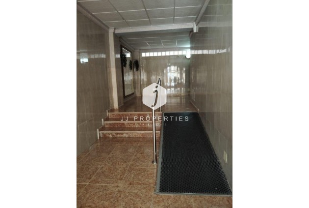 Segunda mano - Apartamento / piso -
Torrevieja - Centro