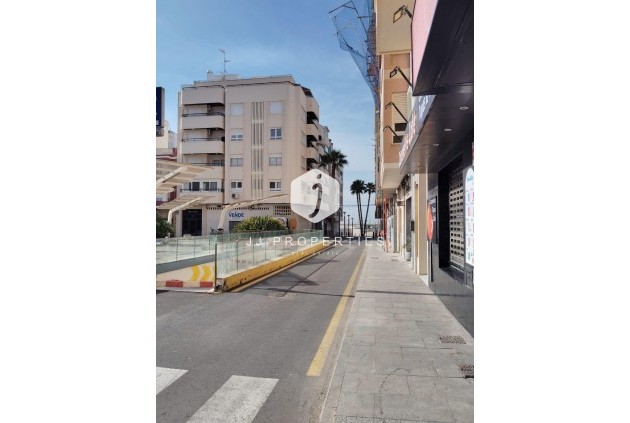 Segunda mano - Apartamento / piso -
Torrevieja - Centro