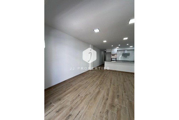 D'occasion - Appartement -
Torrevieja - La Mata