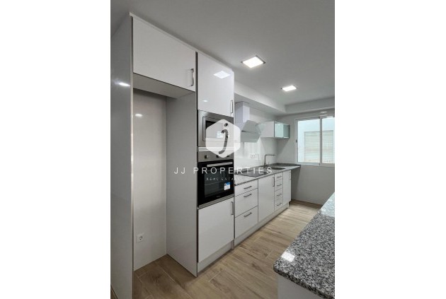 D'occasion - Appartement -
Torrevieja - La Mata