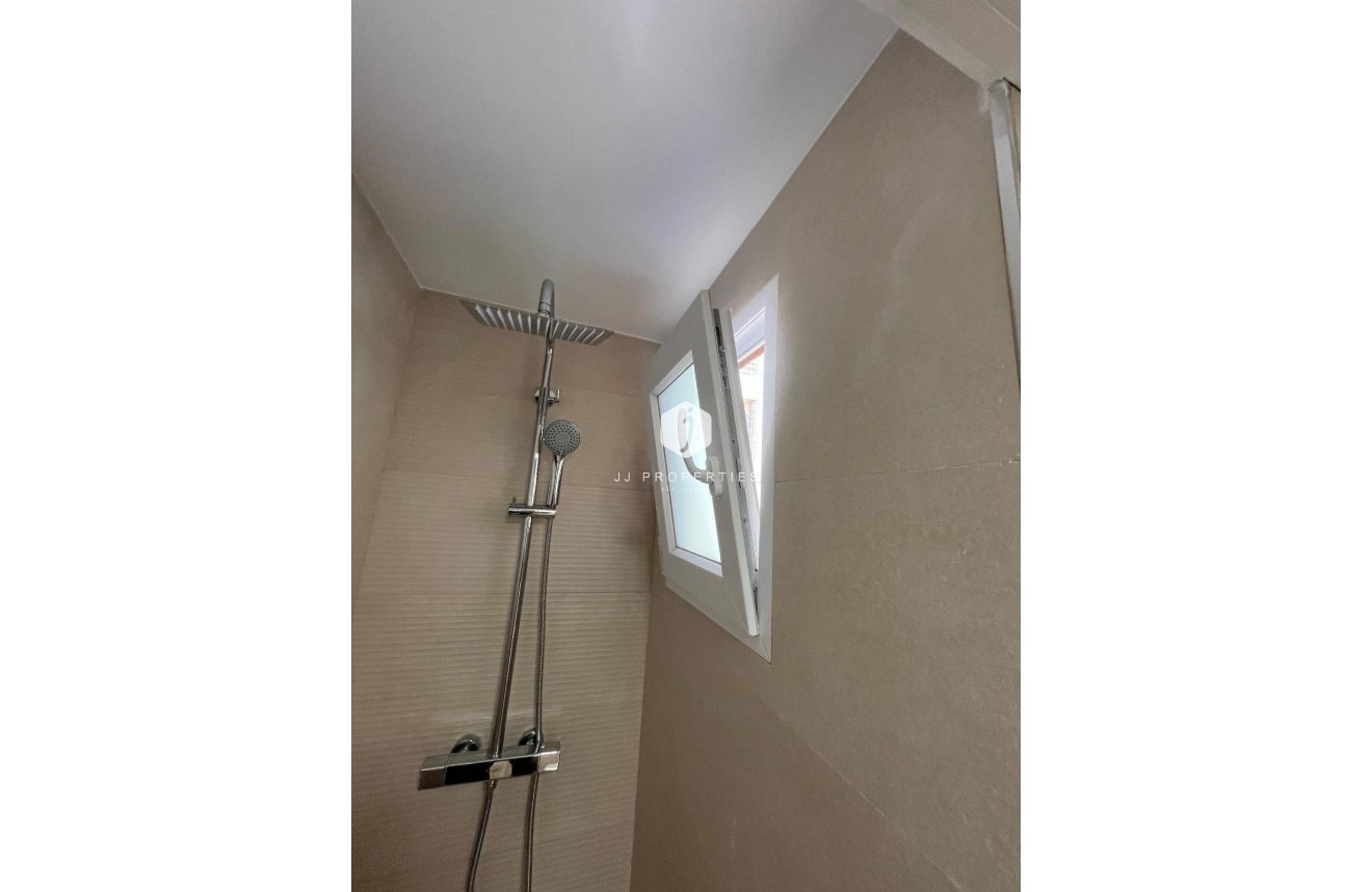 D'occasion - Appartement -
Torrevieja - La Mata