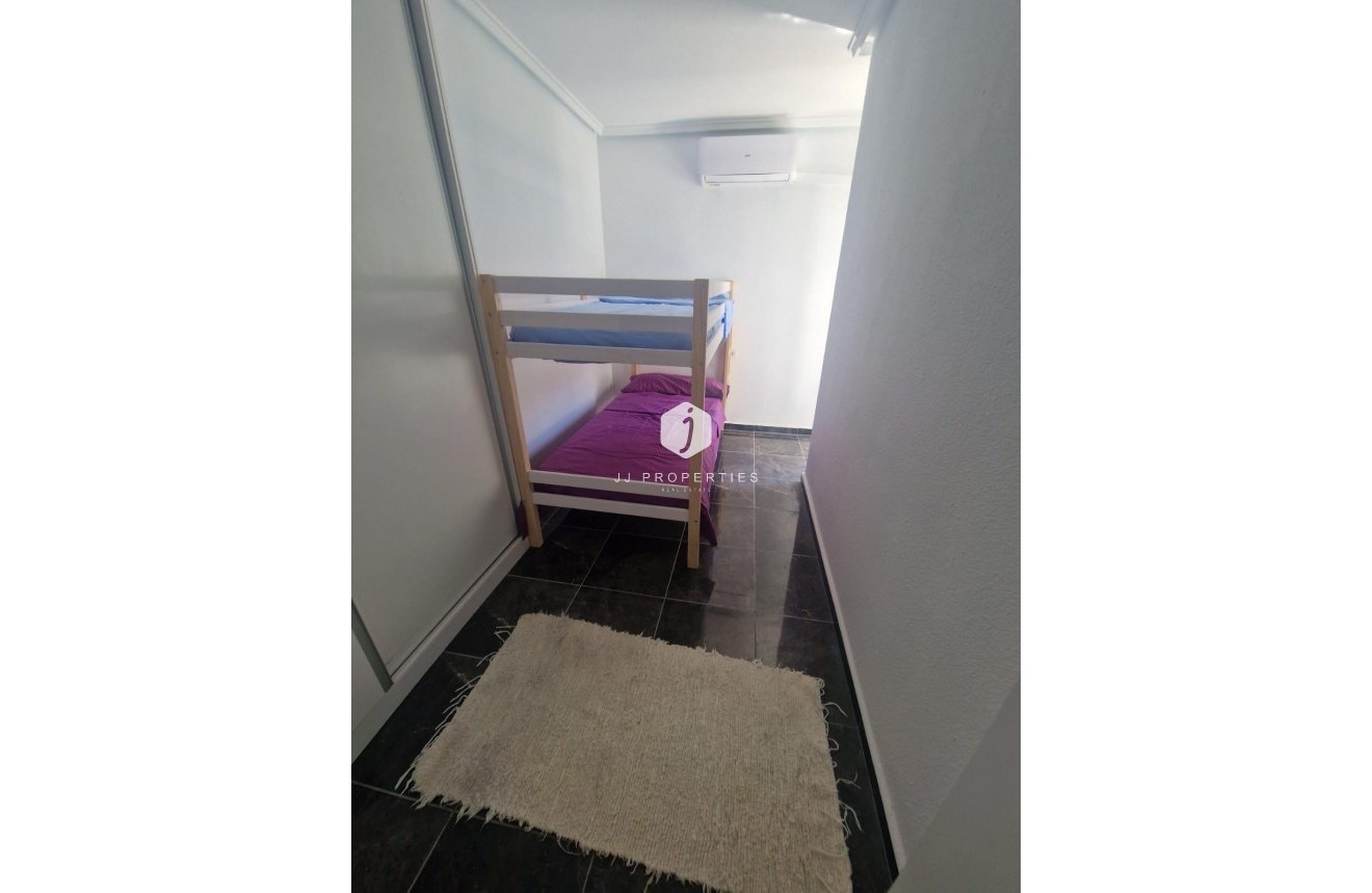 Segunda mano - Apartamento / piso -
Torrevieja - Centro - Muelle Pesquero