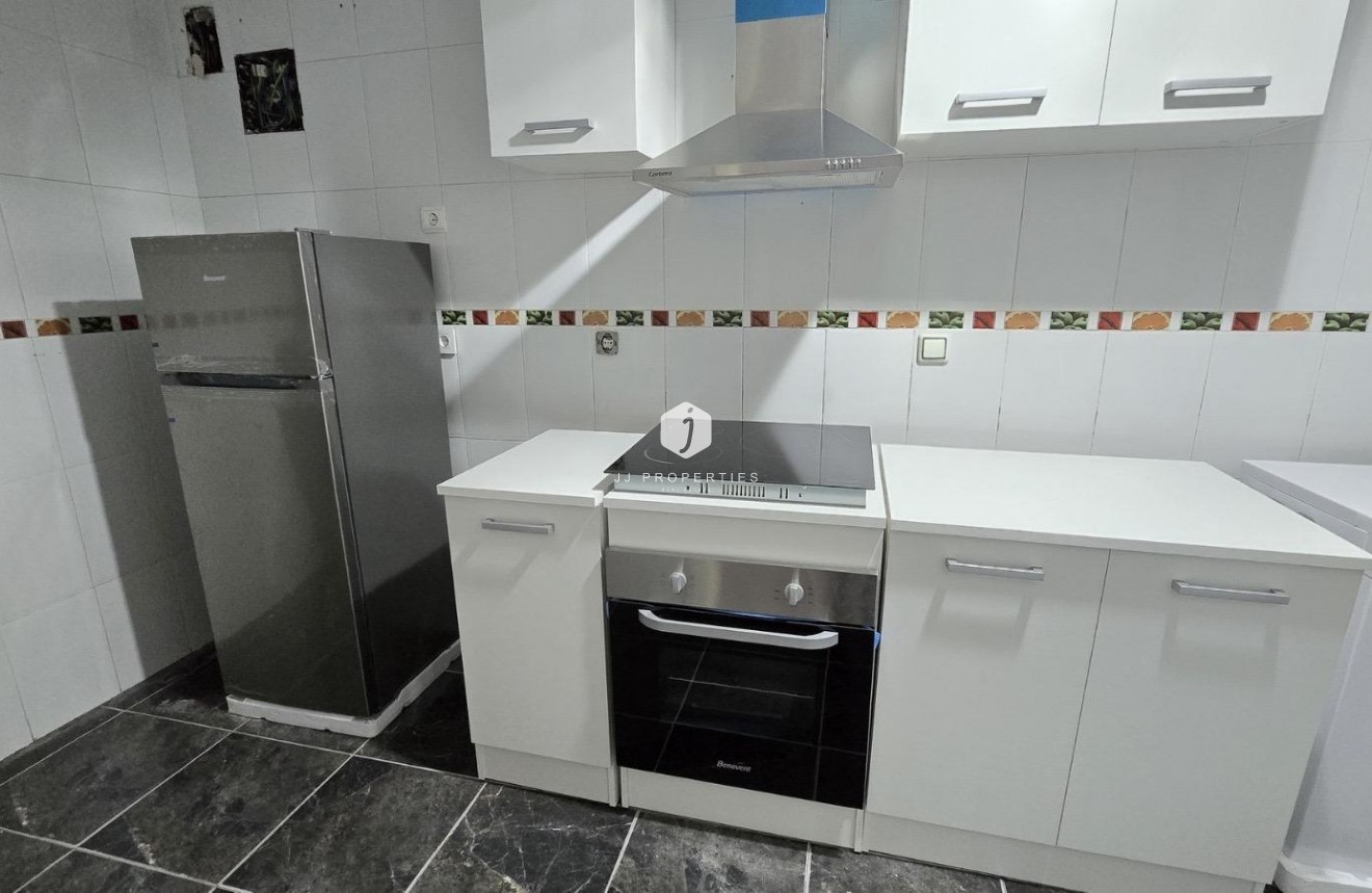 Segunda mano - Apartamento / piso -
Torrevieja - Centro - Muelle Pesquero