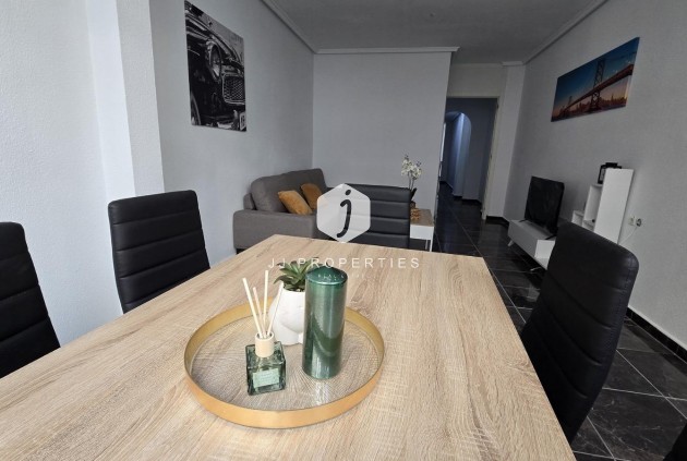 Segunda mano - Apartamento / piso -
Torrevieja - Centro - Muelle Pesquero