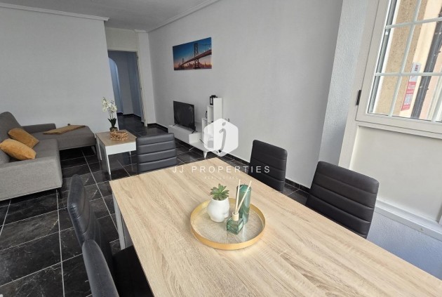 Segunda mano - Apartamento / piso -
Torrevieja - Centro - Muelle Pesquero
