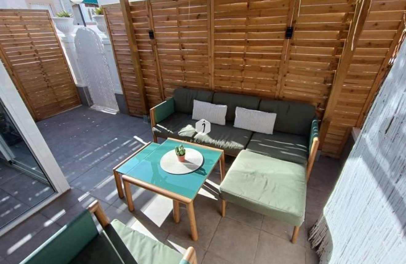 Segunda mano - Apartamento / piso -
Torrevieja - Los Balcones