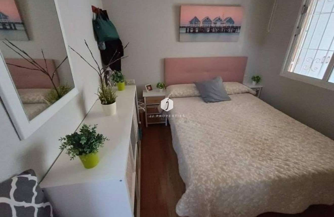 Segunda mano - Apartamento / piso -
Torrevieja - Los Balcones