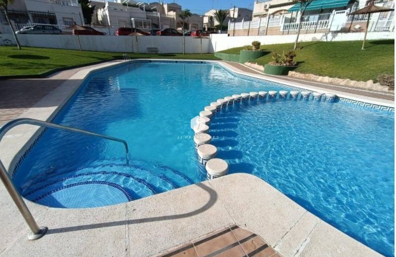Segunda mano - Apartamento / piso -
Torrevieja - Los Balcones