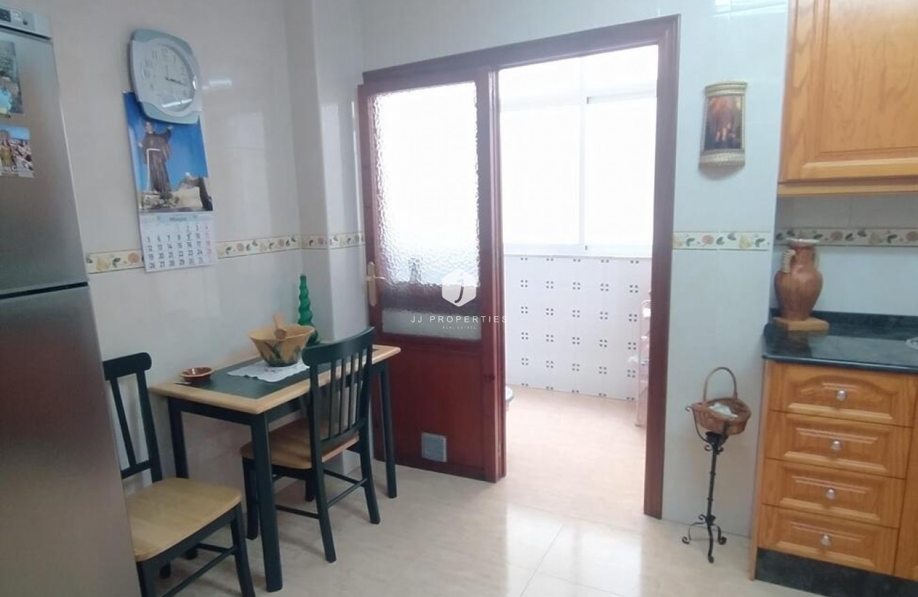 Segunda mano - Apartamento / piso -
Torrevieja - Los Locos