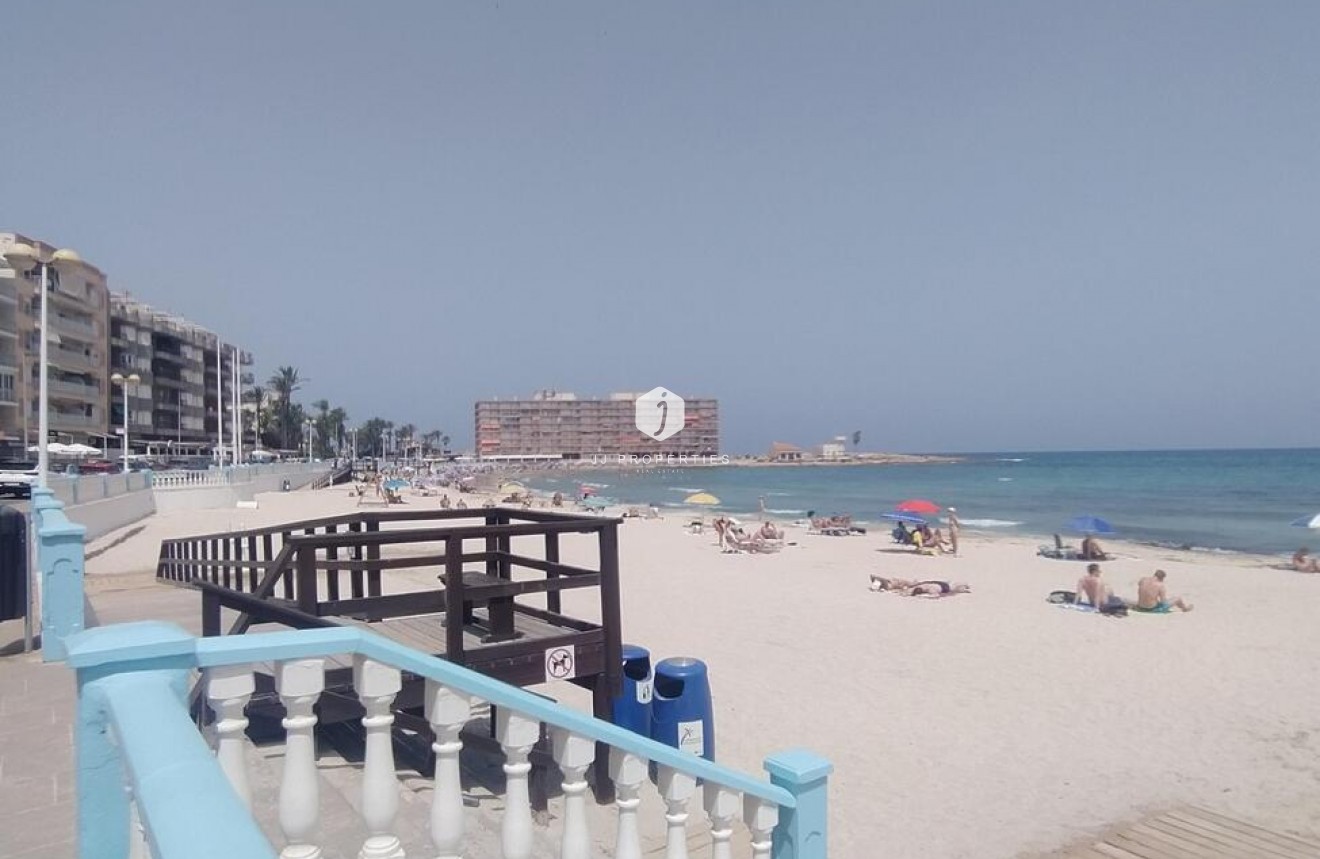 Segunda mano - Apartamento / piso -
Torrevieja - Los Locos