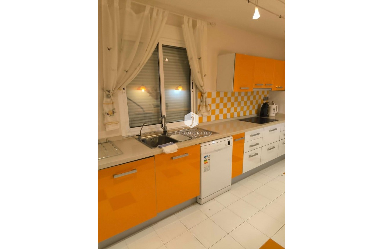 Segunda mano - Villa -
Torrevieja - La siesta