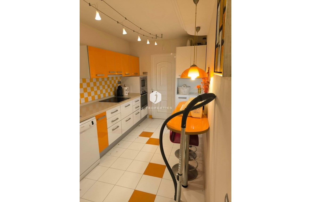 Segunda mano - Villa -
Torrevieja - La siesta