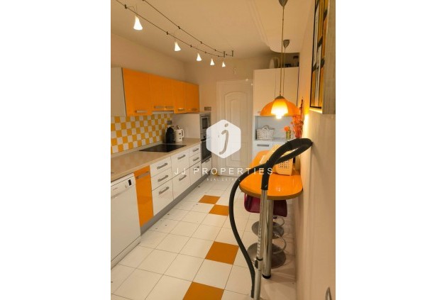 Segunda mano - Villa -
Torrevieja - La siesta