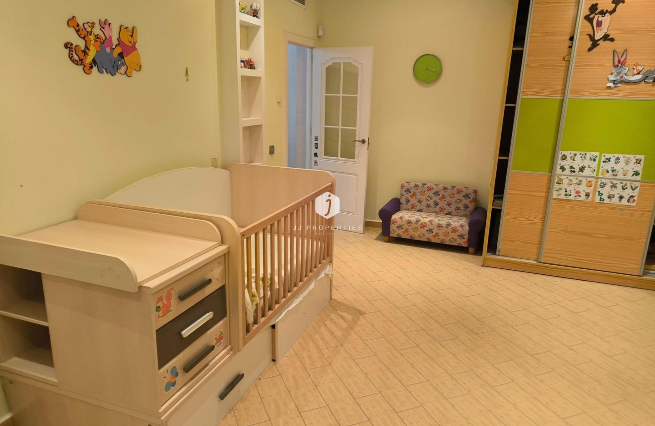 Segunda mano - Villa -
Torrevieja - La siesta