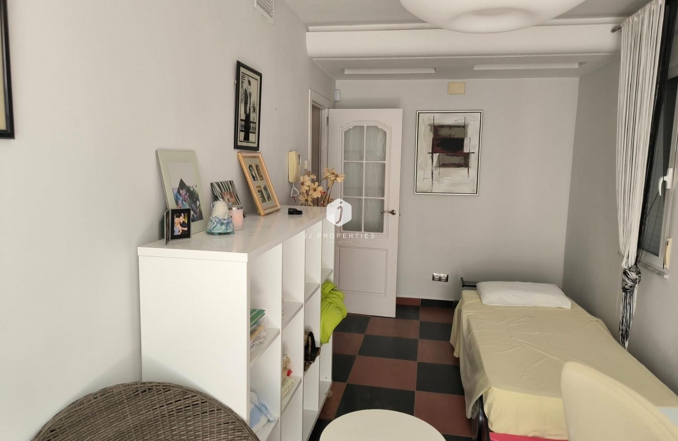 Segunda mano - Villa -
Torrevieja - La siesta