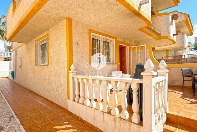 Tweedehands - Chalet -
Orihuela Costa - Costa Blanca