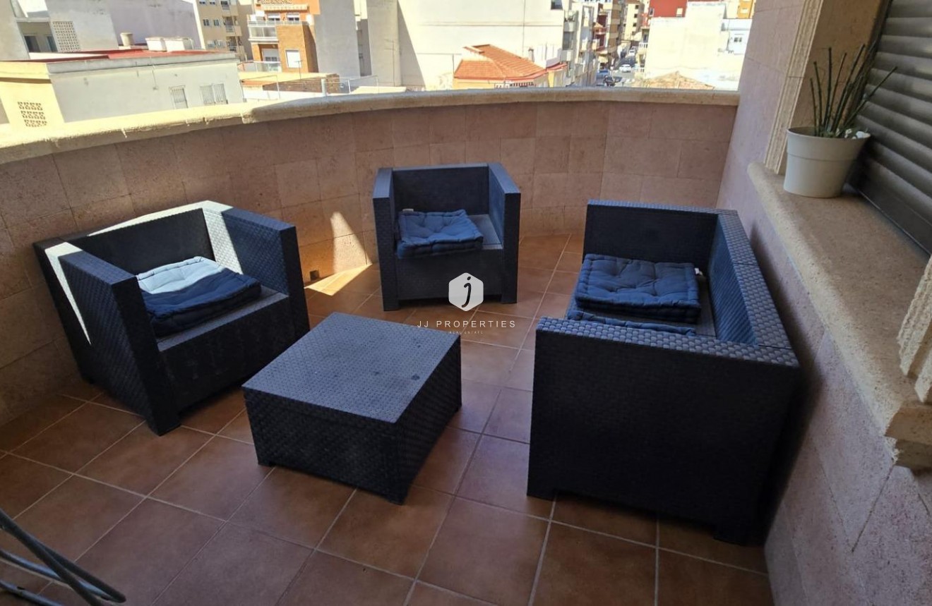 Z drugiej ręki - Mieszkanie w bloku -
Torrevieja